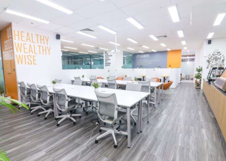 Văn phòng trọn gói WorkEasy tại Toà nhà Saigon Paragon, Số 3 Nguyễn Lương Bằng, Phường Tân Phú, Quận 7 - Vlook.vn