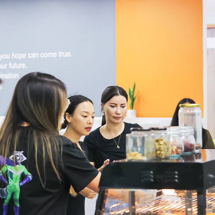 Văn phòng trọn gói WorkEasy tại Toà nhà Saigon Paragon, Số 3 Nguyễn Lương Bằng, Phường Tân Phú, Quận 7 - Vlook.vn