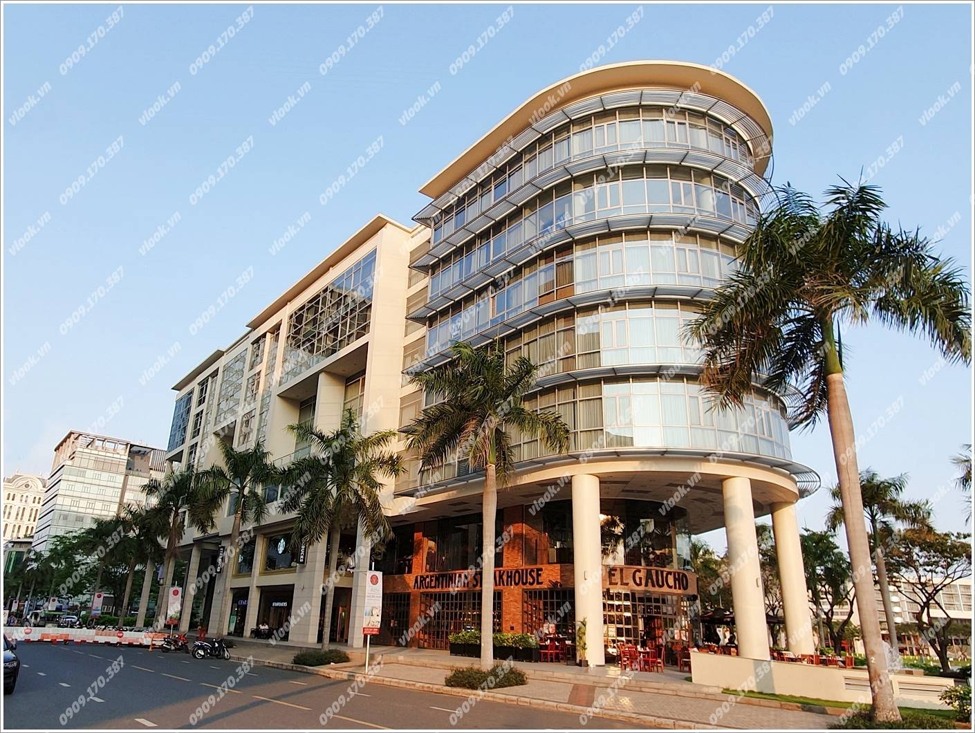 Cao ốc cho thuê văn phòng tòa nhà Crescent Plaza, Tôn Dật Tiên, Quận 7 - vlook.vn