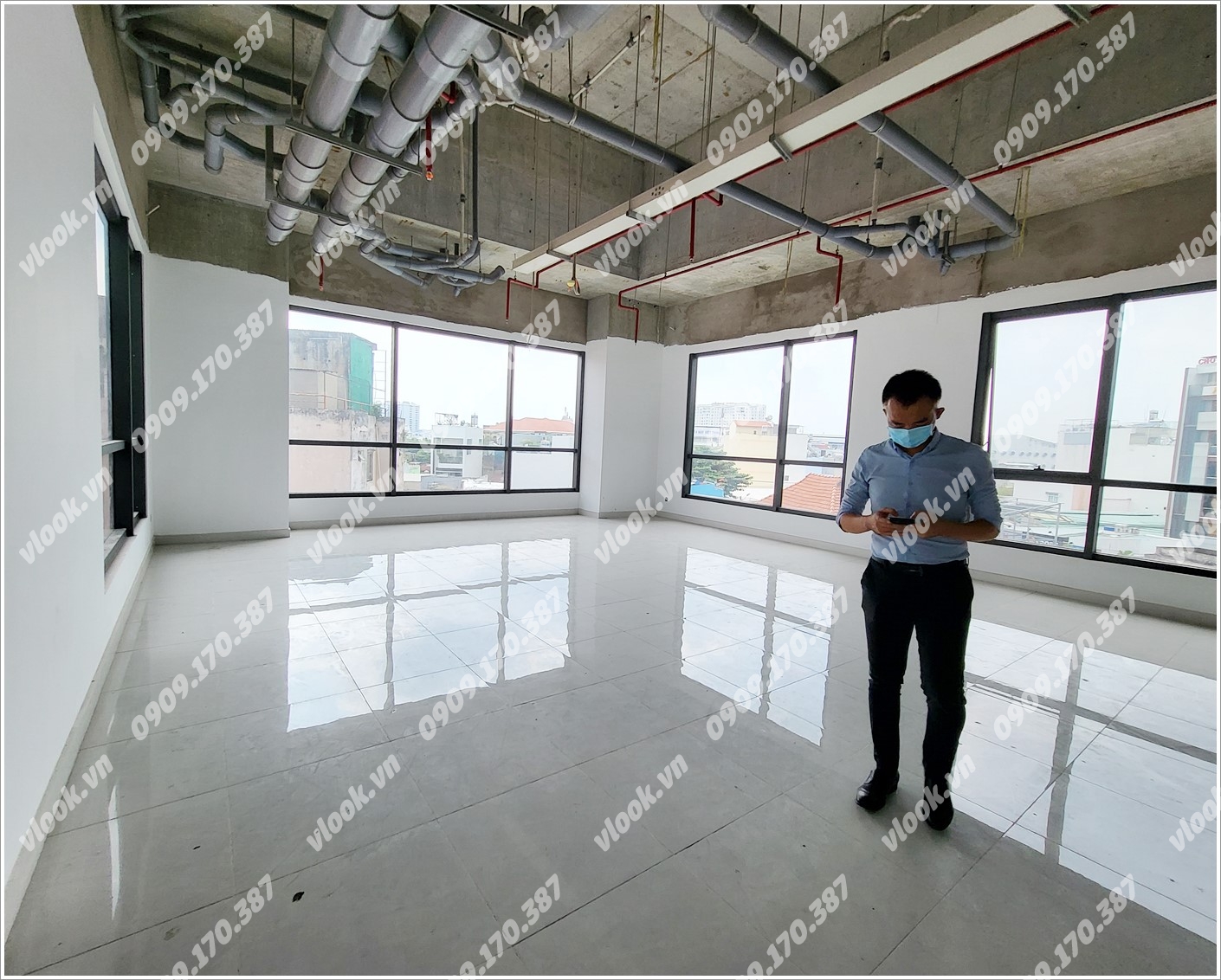 Cao ốc văn phòng cho thuê Resgreen Tower, Thoại Ngọc Hầu, Quận Tân Phú, TPHCM - vlook.vn
