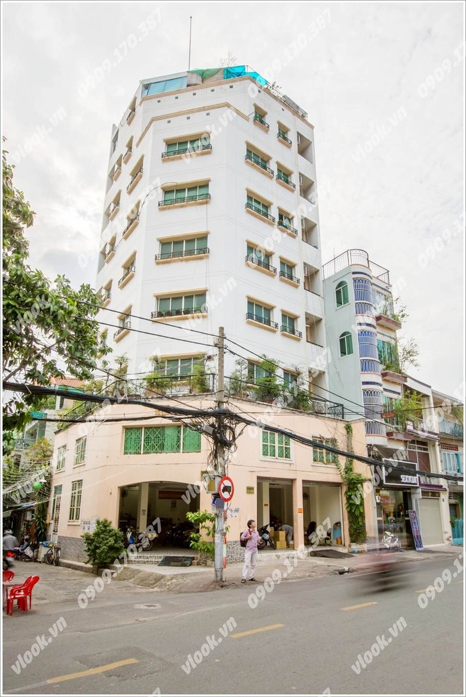 Cao ốc cho thuê văn phòng Win Home Huỳnh Văn Bánh, Quận Phú Nhuận, TPHCM - vlook.vn