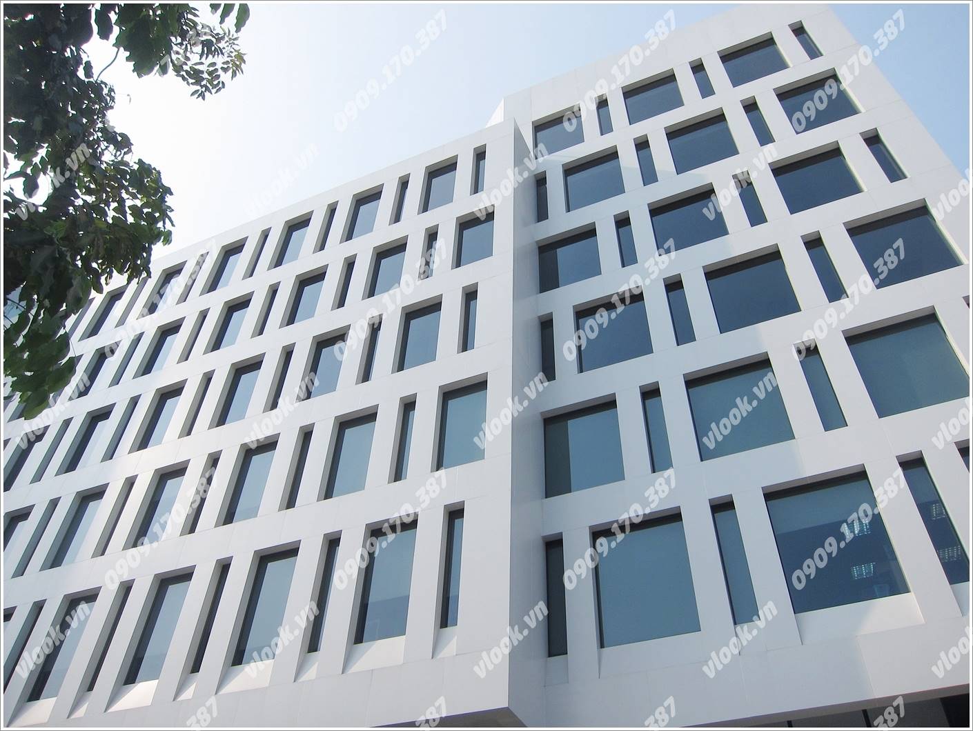 Cao ốc văn phòng cho thuê FE Tower, Cộng Hòa, Quận Tân Bình, TP.HCM - vlook.vn