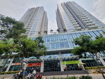 Mặt trước toàn cảnh oà cao ốc văn phòng cho thuê Rivera Park Sài Gòn, đường Thành Thái, quận 10, TP.HCM - vlook.vn