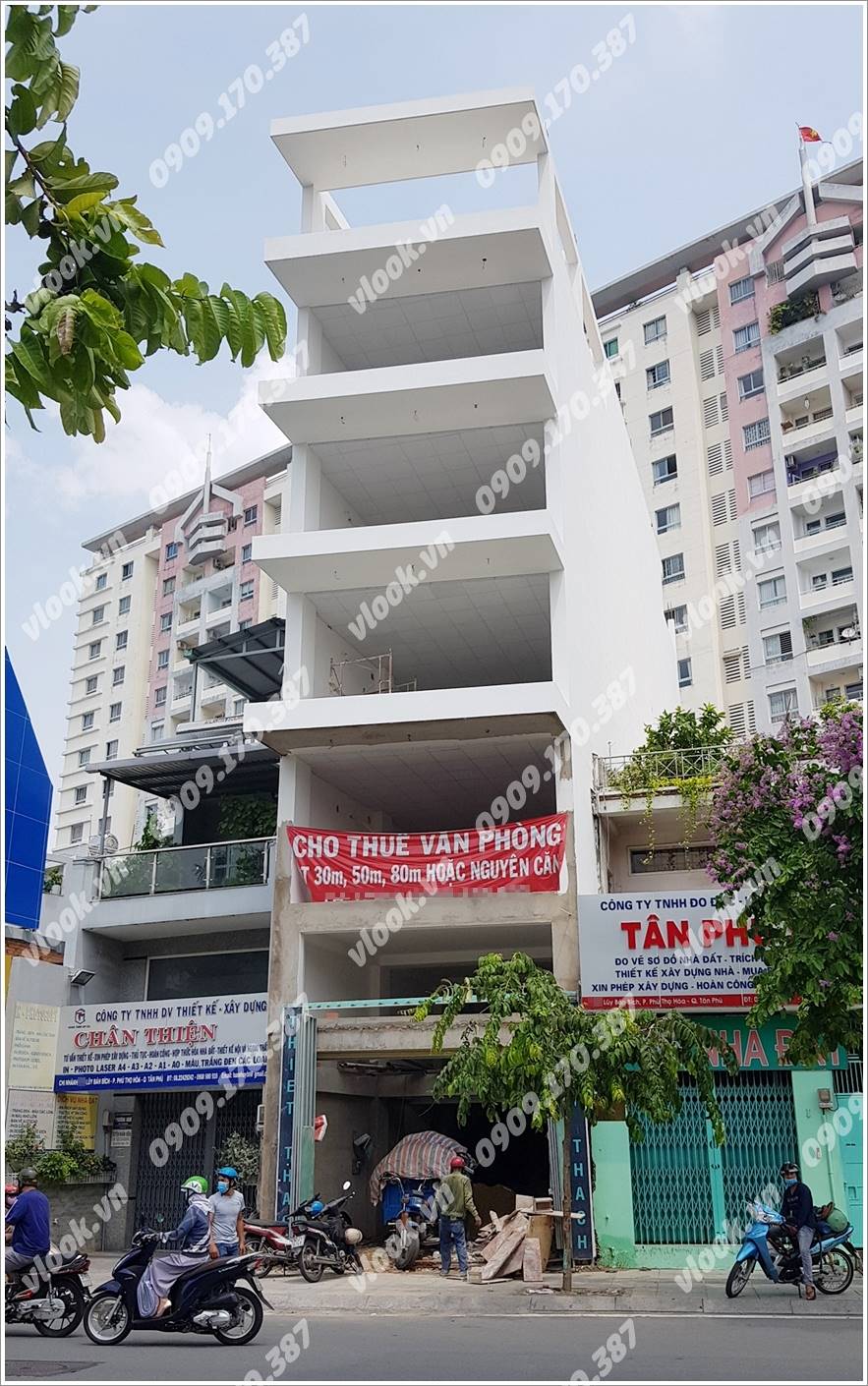 Cao ốc cho thuê văn phòng Hoàng Long Building, Lũy Bán Bích, Quận Tân Phú, TPHCM - vlook.vn