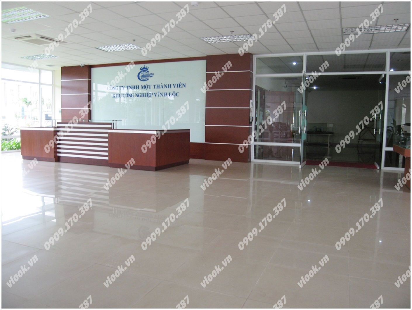 Cao ốc cho thuê văn phòng Vĩnh Lộc Building, Đường số 7, Quận Bình Tân, TPHCM - vlook.vn