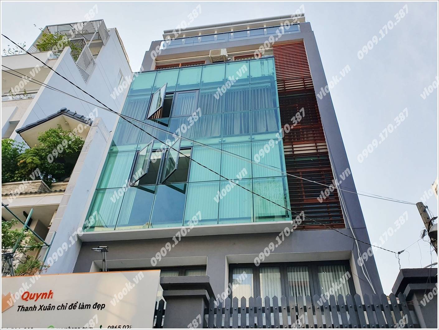 Cao ốc cho thuê văn phòng Quỳnh Building, Tô Hiến Thành, Quận 10, TPHCM - vlook.vn