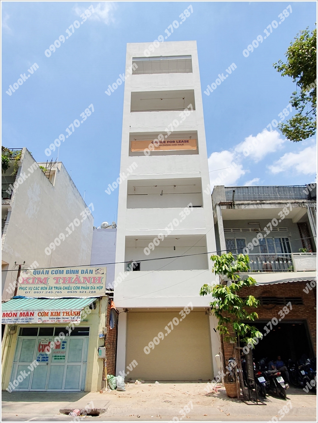 Mặt trước cao ốc cho thuê văn phòng Building 261, Trần Bình Trọng, Quận 5, TPHCM - vlook.vn