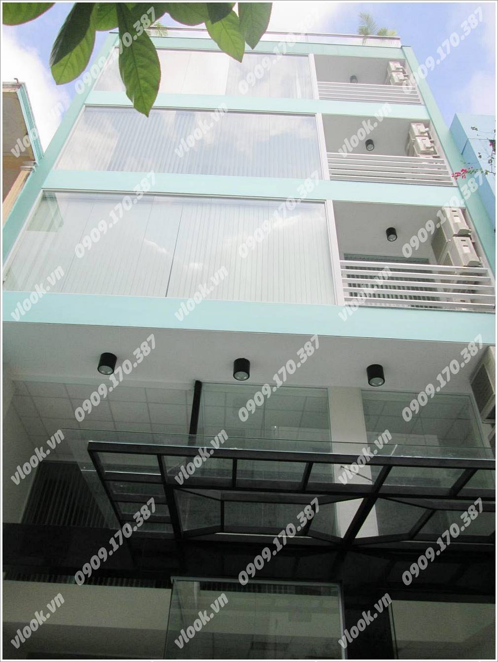 Cao ốc văn phòng cho thuê New Star Building Nguyễn Trọng Tuyển, Quận Phú Nhuận, TP.HCM - vlook.vn