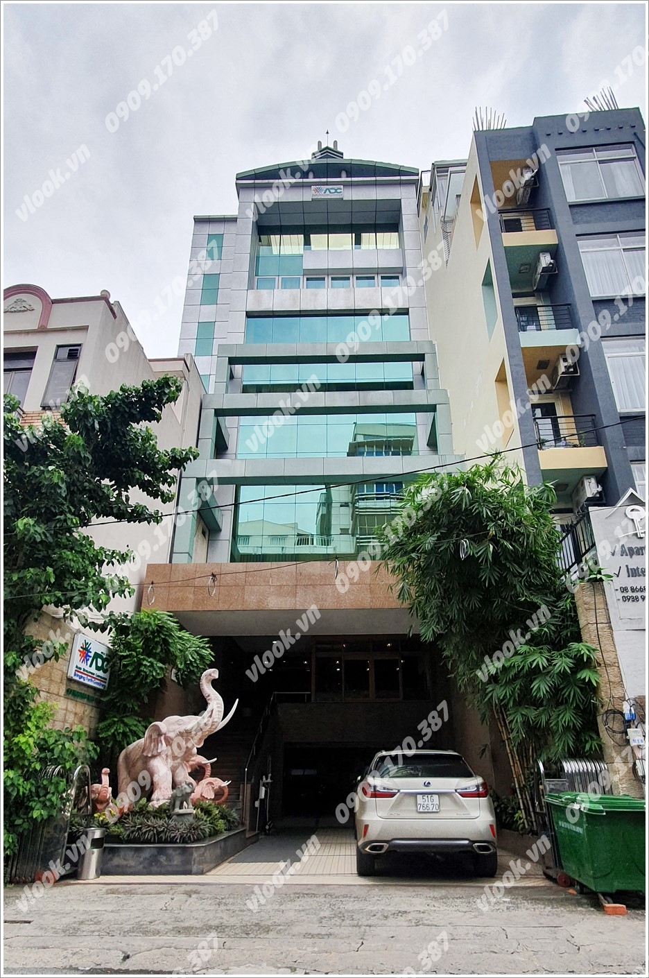 Cao ốc cho thuê văn phòng tòa nhà ADC Building Nguyễn Văn Thủ, Quận 1 - vlook.vn