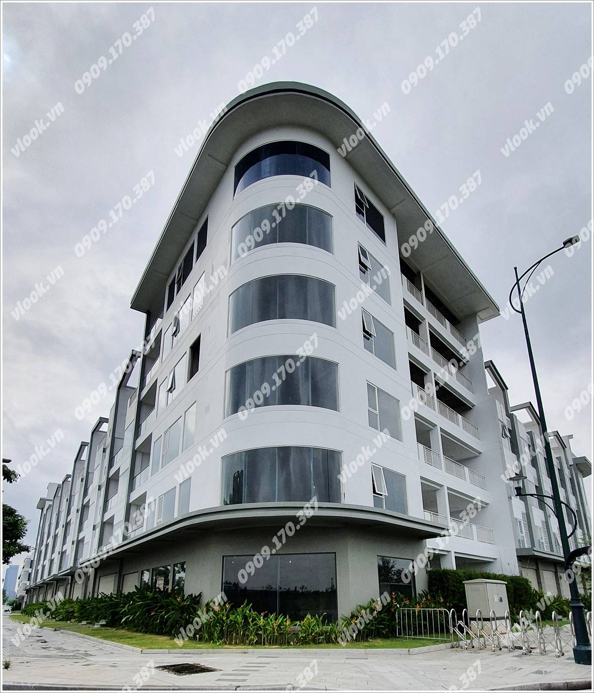 Cao ốc cho thuê văn phòng tòa nhà Lakeview Thủ Thiêm 1, Đường R2, Quận 2, TPHCM - vlook.vn