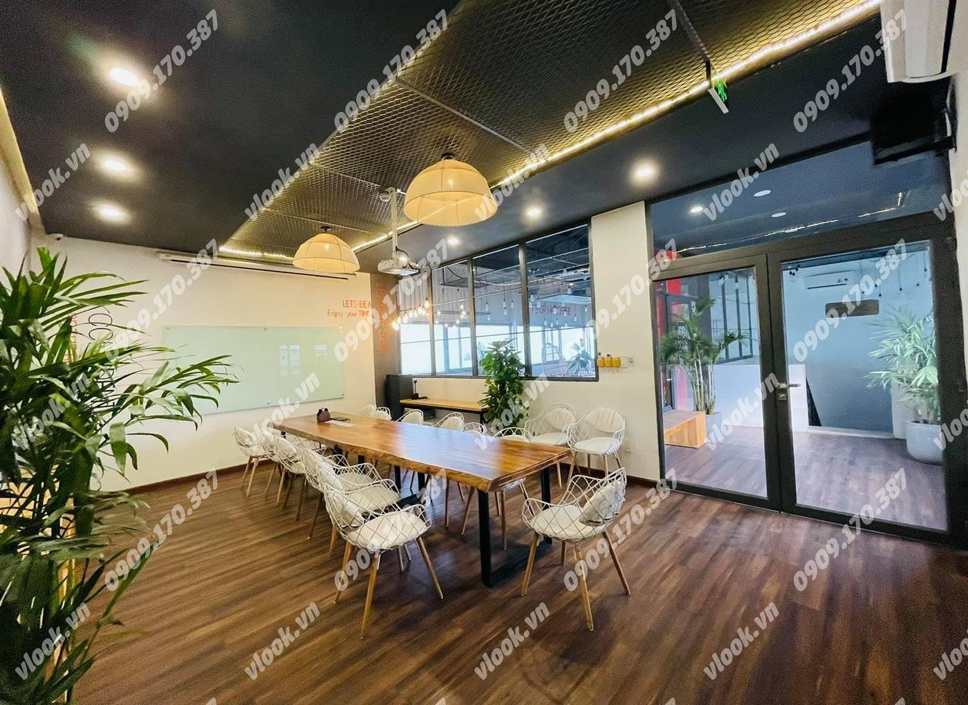 Cao ốc văn phòng cho thuê tòa nhà Axys Building, Đường C1, Quận Tân Bình, TPHCM - vlook.vn