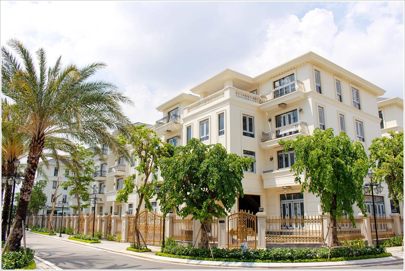 Cao ốc văn phòng cho thuê tòa nhà Vinhomes Golden River, Tôn Đức Thắng, Quận 1, TP.HCM - vlook.vn