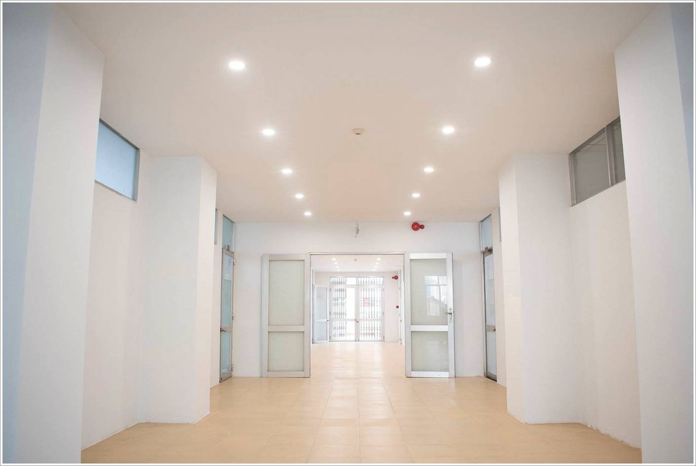 Cao ốc văn phòng cho thuê toà nhà PNE Building, Lê Hồng Phong, Quận 10 - vlook.vn