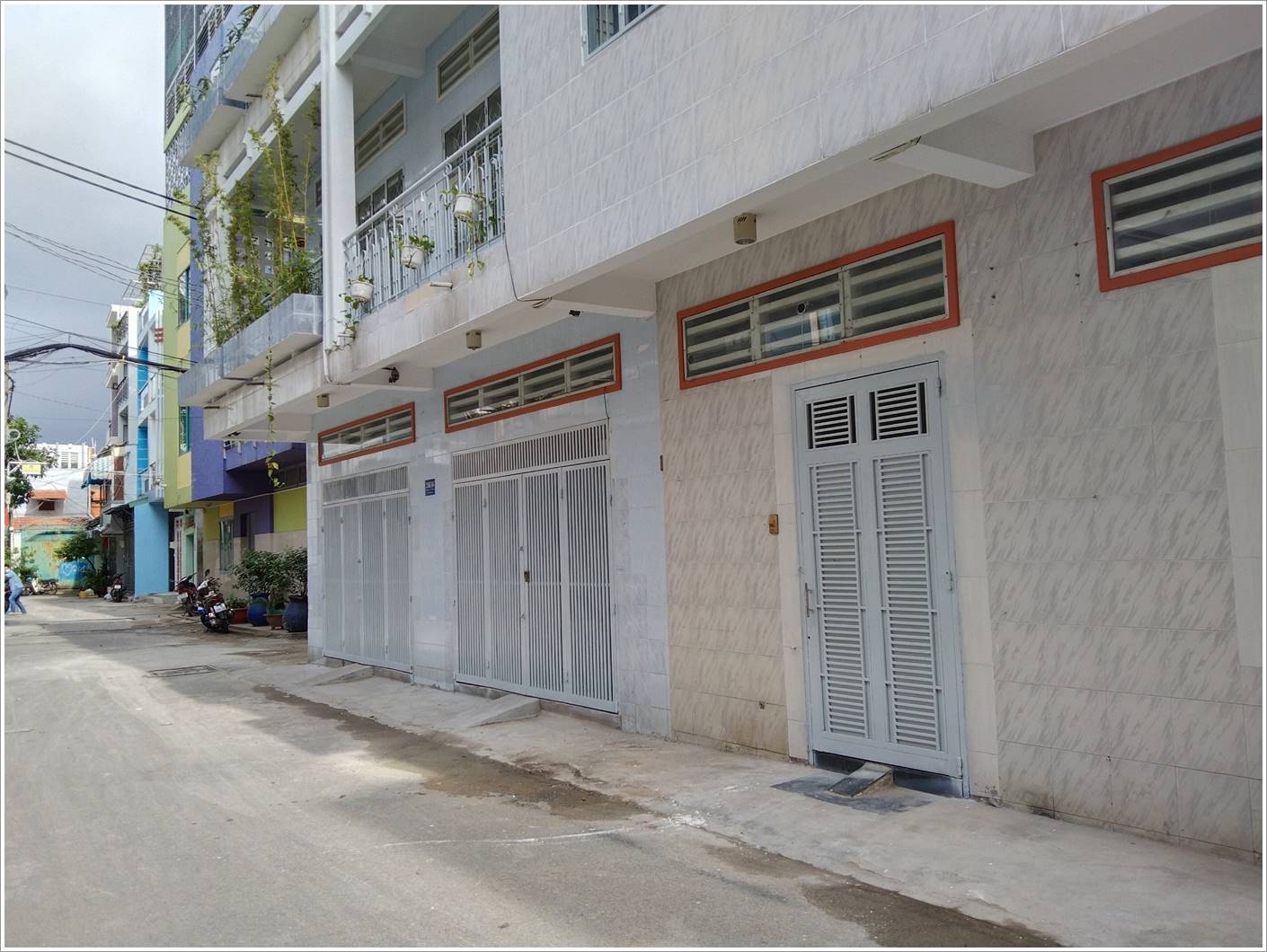 Cao ốc cho thuê văn phòng Tòa nhà 245 Đồng Đen, Quận Tân Bình - vlook.vn