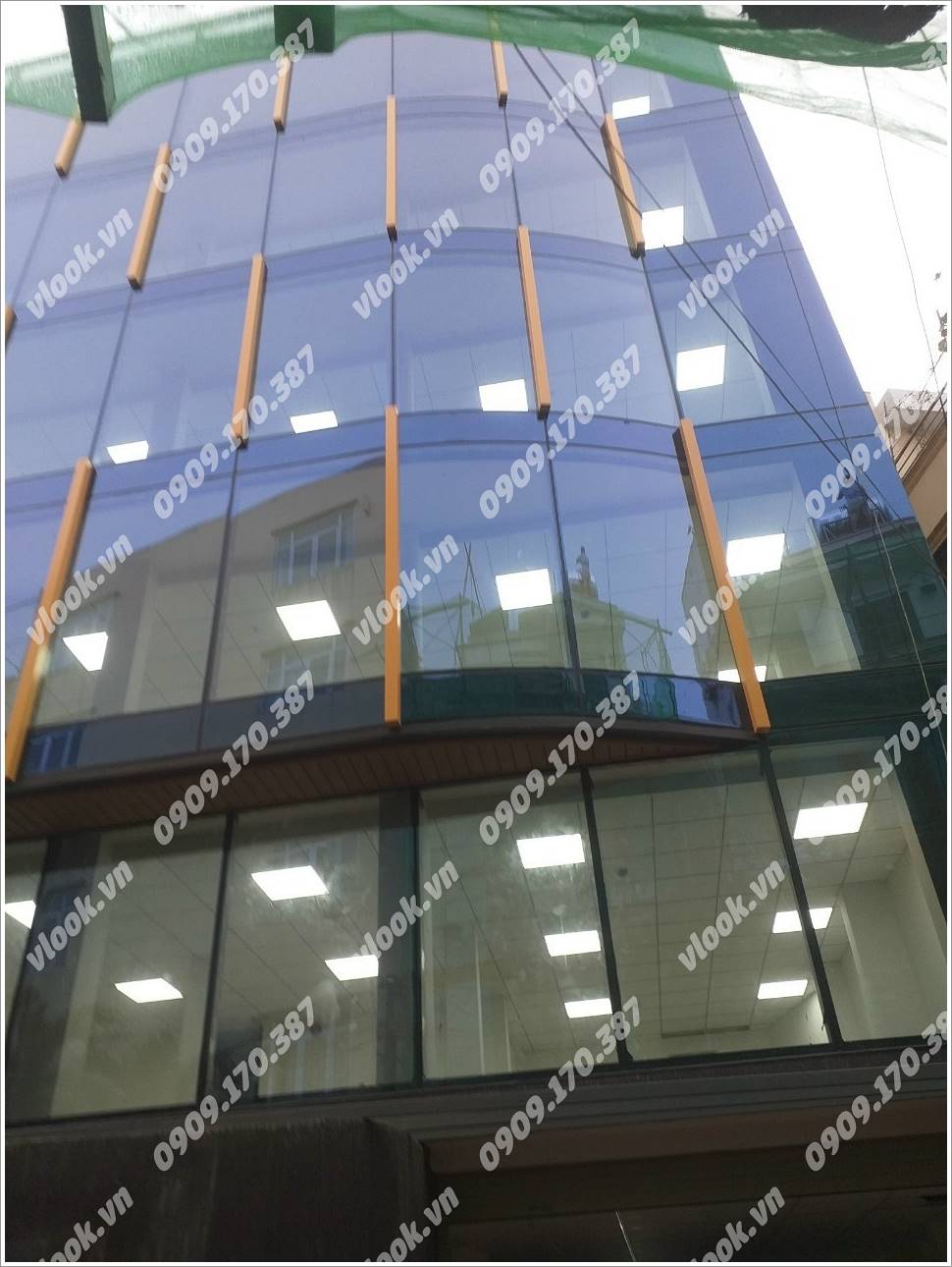 Cao ốc cho thuê văn phòng toà nhà M.G Building Đào Duy Anh, Quận Phú Nhuận - vlook.vn