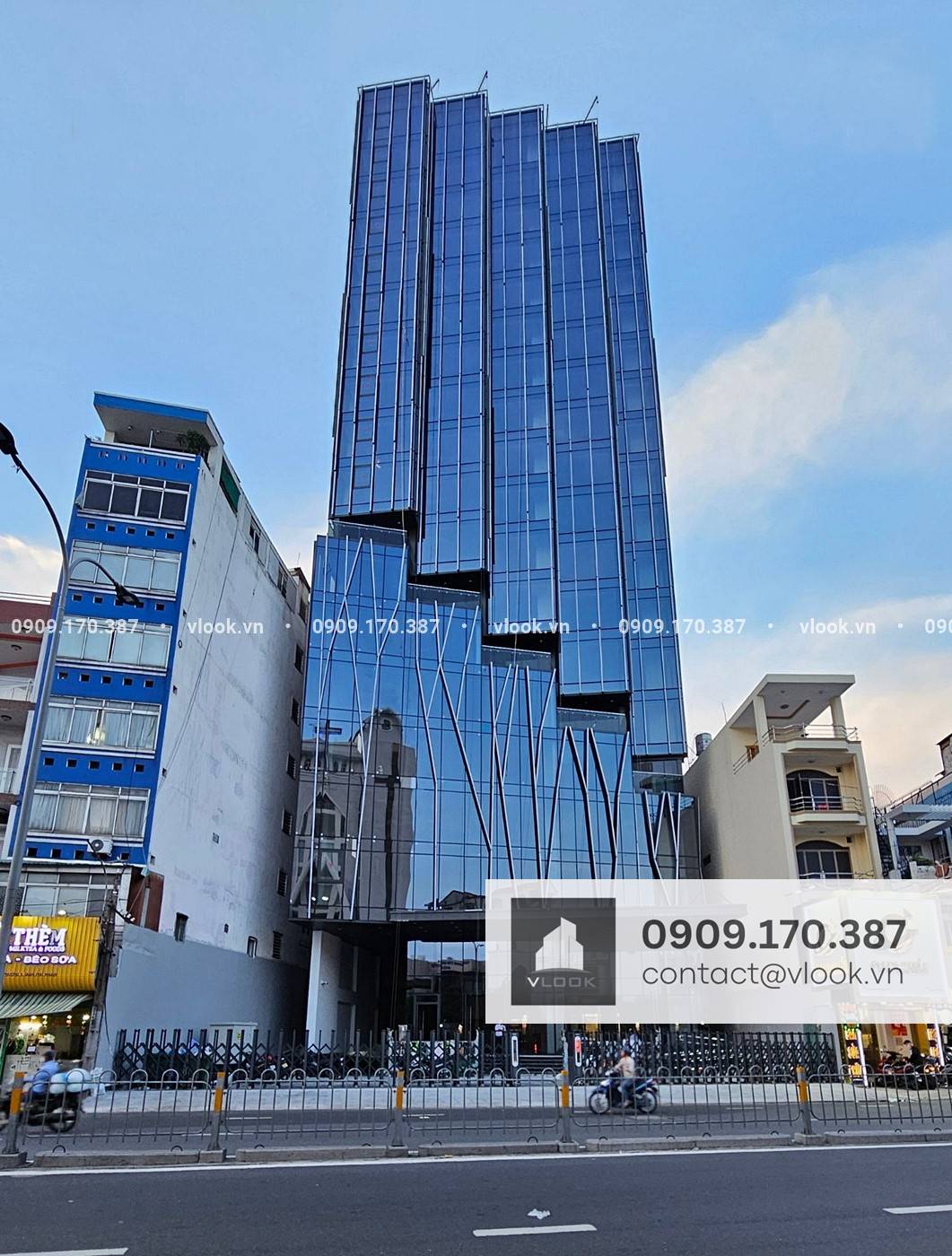 Cao ốc văn phòng cho thuê tòa nhà L'Mak 68 Building, Phan Đăng Lưu, Phường 5, Quận Phú Nhuận - vlook.vn