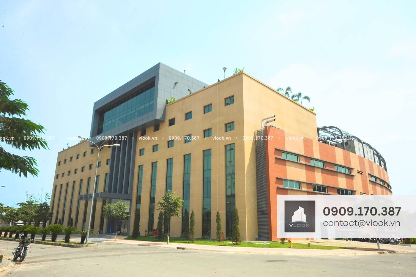 Cao ốc văn phòng cho thuê tòa nhà SMS Tower, Công viên phần mềm Quang Trung, Quận 12, TPHCM - vlook.vn - 0909 170 387