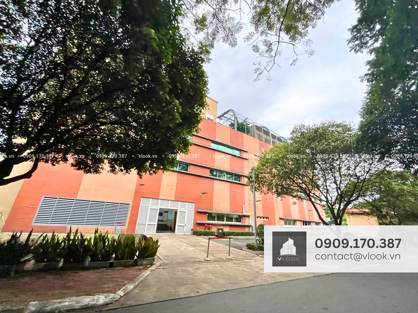 Cao ốc văn phòng cho thuê tòa nhà SMS Tower, Công viên phần mềm Quang Trung, Quận 12, TPHCM - vlook.vn - 0909 170 387
