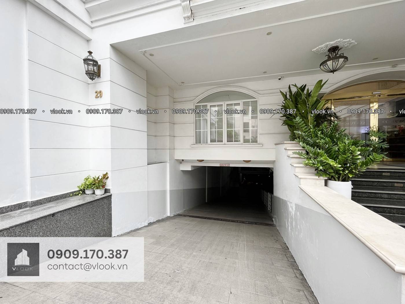 Cao ốc văn phòng cho thuê tòa nhà Somo Building, 29 Nguyễn Khắc Nhu, Phường Cô Giang, Quận 1, TP.HCM - vlook.vn