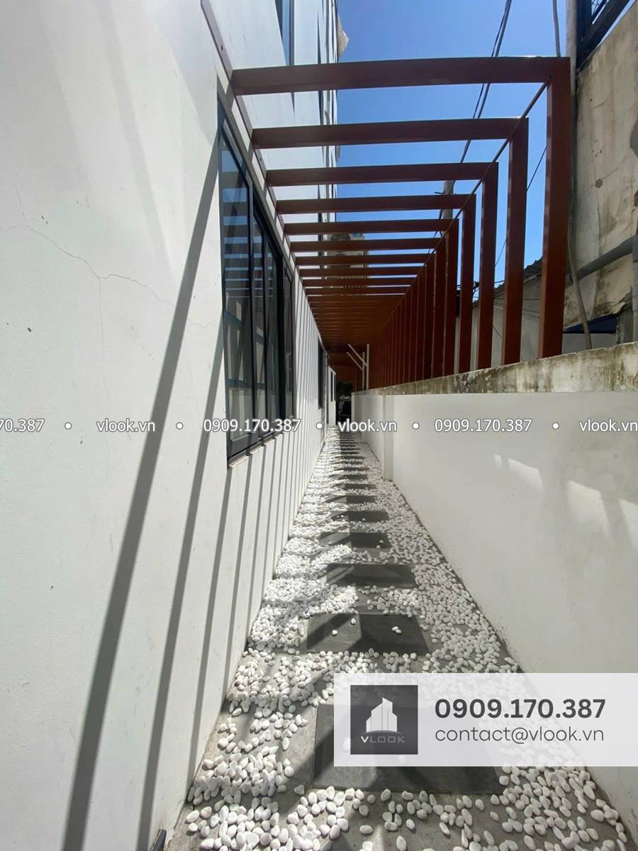 Cao ốc văn phòng cho thuê Dashaus Quốc Hương, Phường Thảo Điền, Quận 2, TP.HCM - vlook.vn