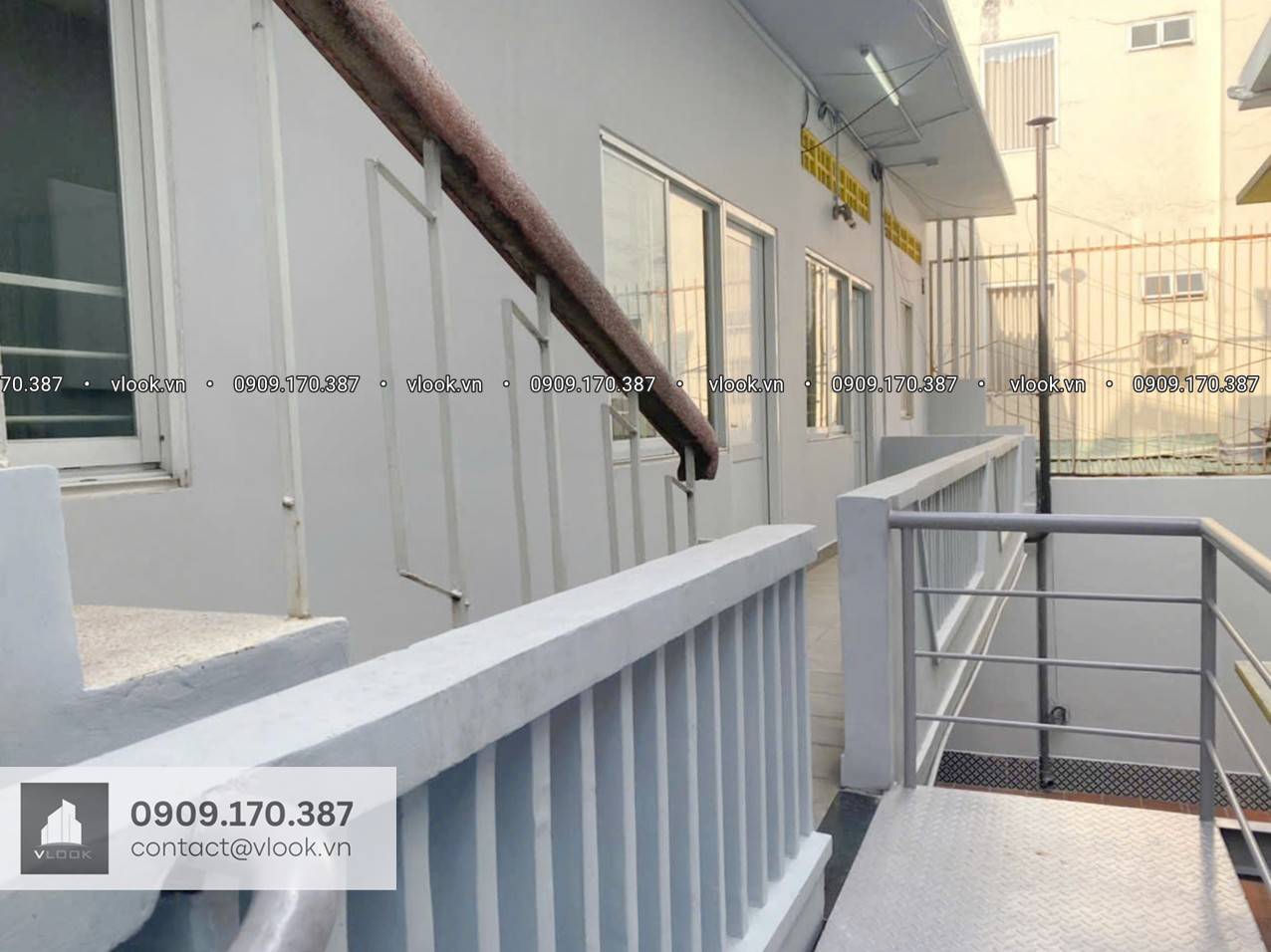 Cao ốc văn phòng cho thuê tòa nhà Việt Nguyên Building, 51 Trương Quốc Dung, Quận Phú Nhuận, TP.HCM - vlook.vn