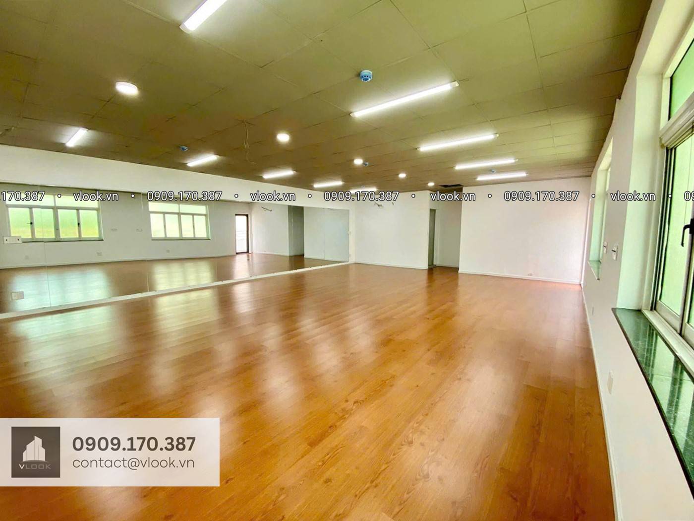 Cao ốc cho thuê văn phòng Tòa nhà 17 Núi Thành, Quận Tân Bình, TP.HCM - vlook.vn